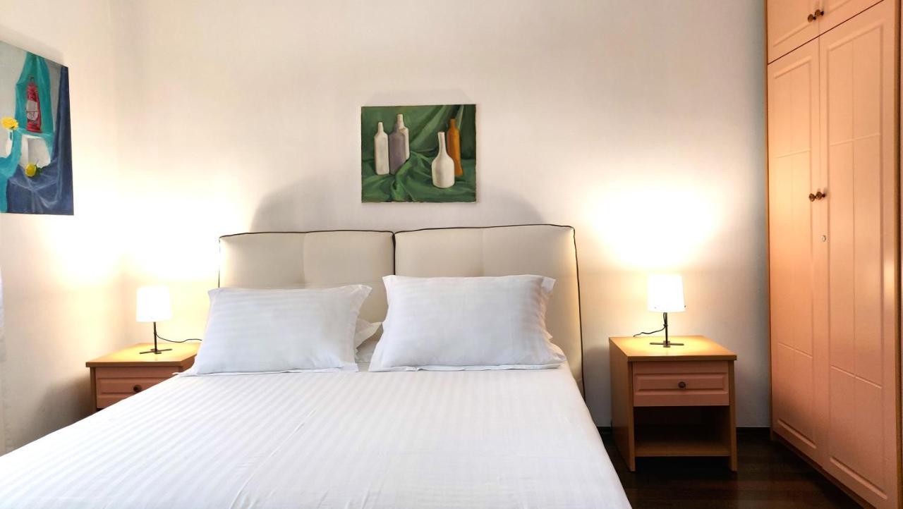 Spacious Family-Friendly Apartment In The Heart Of Bllok Tirana Exterior foto